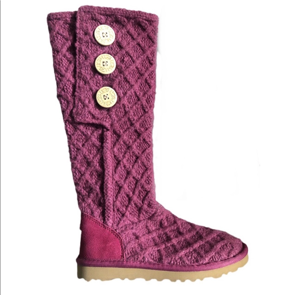 UGG BOOTS BRAND NEW